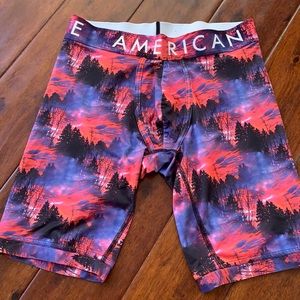American Eagle men’s boxer size small. 9” inseam